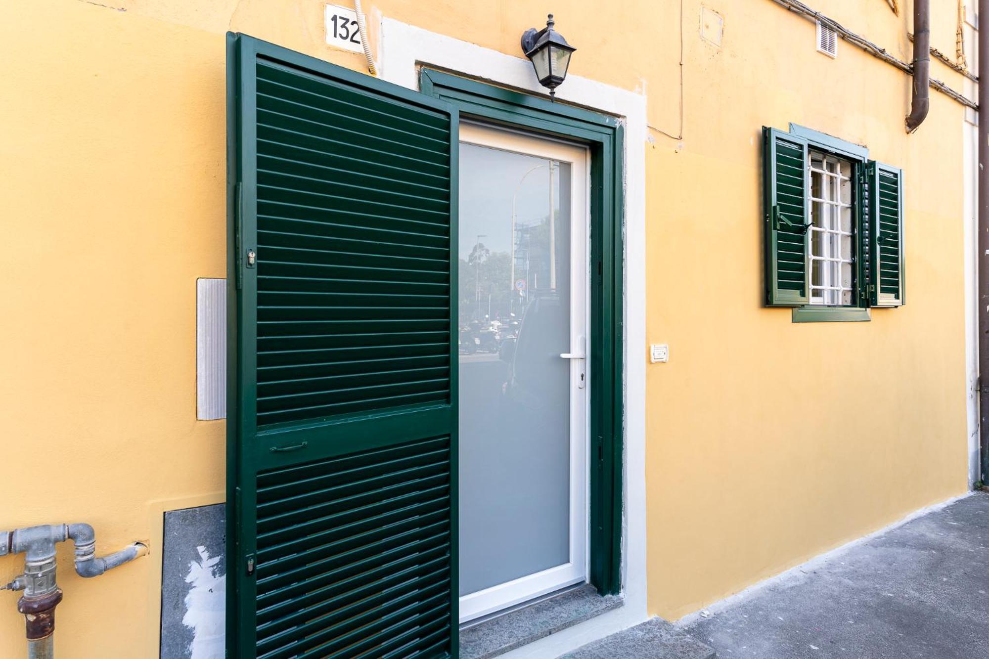 Livorno Yellow Apartament Near The Sea Extérieur photo