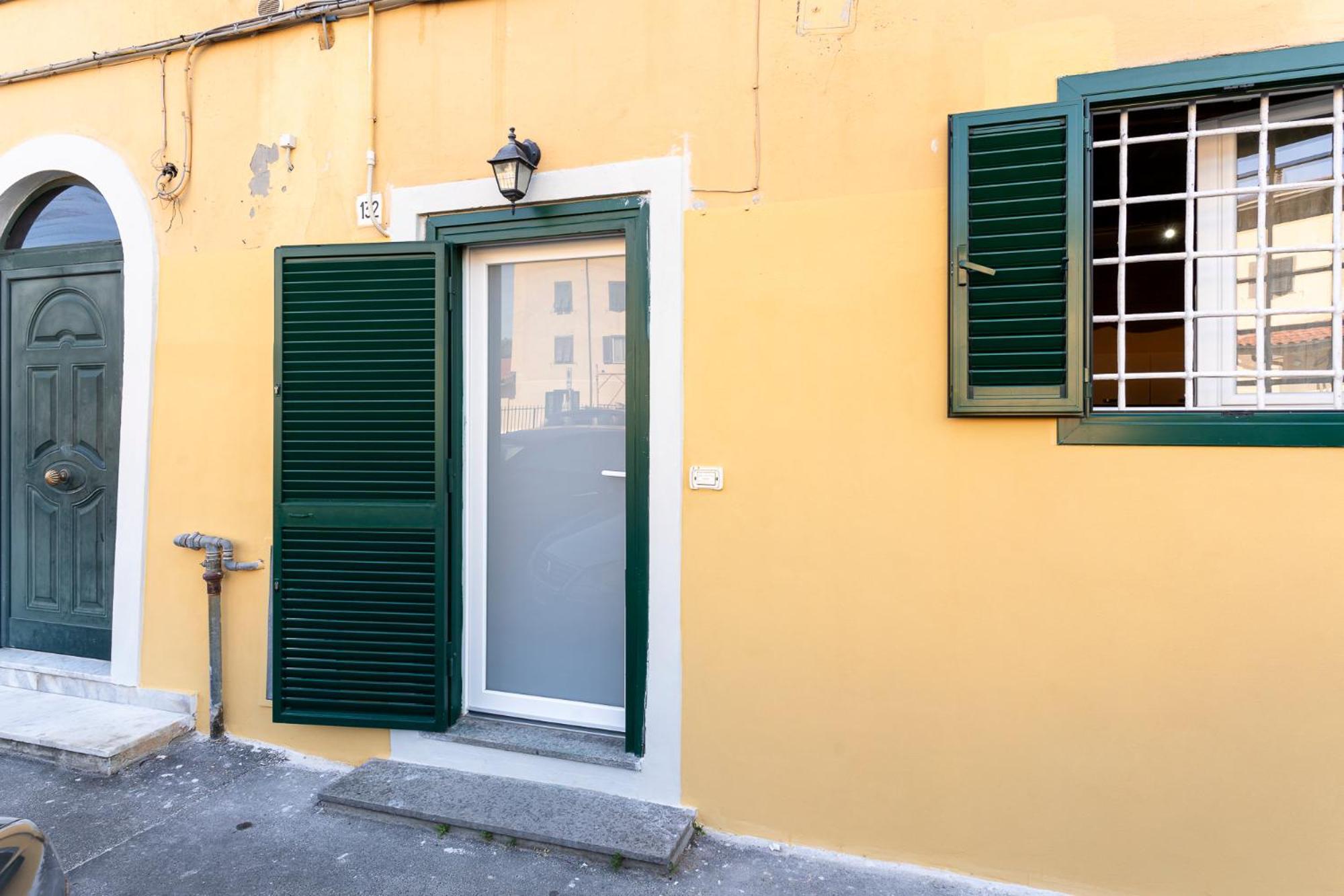 Livorno Yellow Apartament Near The Sea Extérieur photo